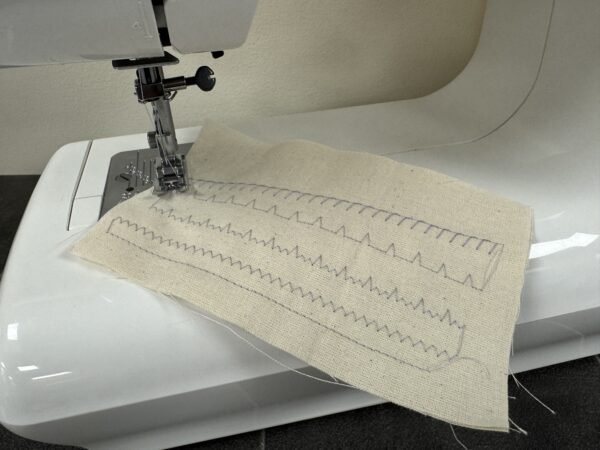 Second Hand Janome 2200XT - Image 2